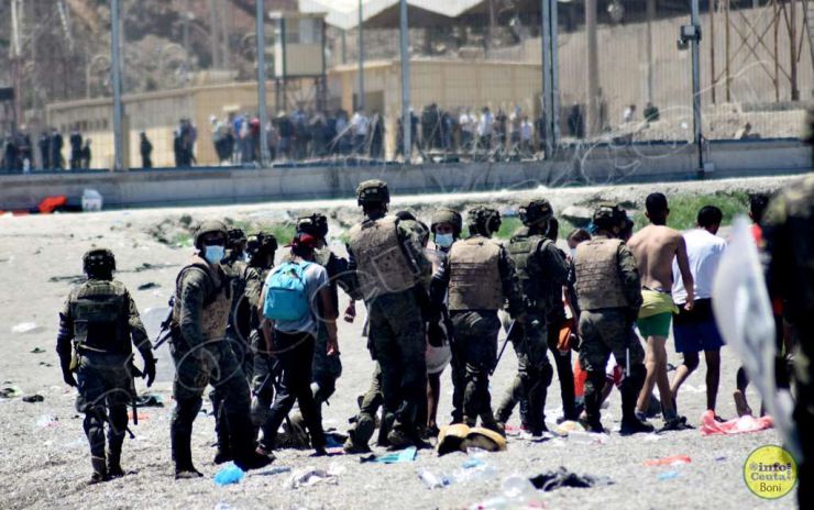 Marruecos contesta: La avalancha en Ceuta es culpa del Ramadán