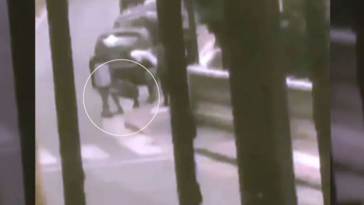 Se graba en Ceuta disparando contra un menor migrante y se mofa cuando cae al suelo