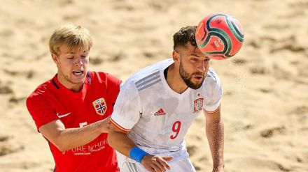 España sí destaca en su camino al mundial de fútbol playa con goleada