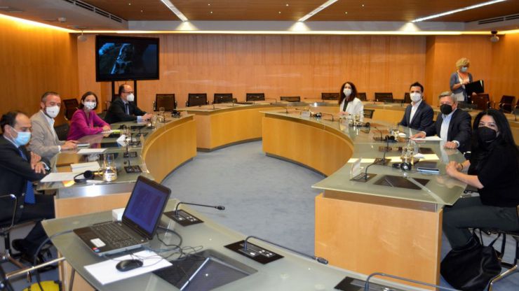 El Gobierno y Netflix acuerdan hacer de las películas y series filmadas en España un recurso turístico