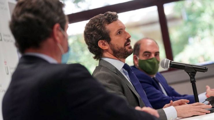 Casado advierte de que la reforma del Gobierno aboca a los jóvenes a no cobrar pensión