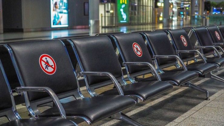 Los turistas internacionales echan el freno ante la explosión de contagios