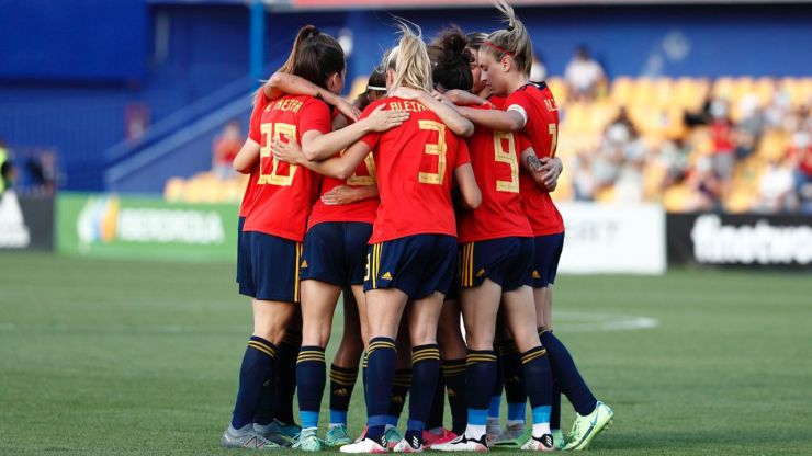 La Selección española femenina hace historia y se cuela entre las diez mejores del mundo