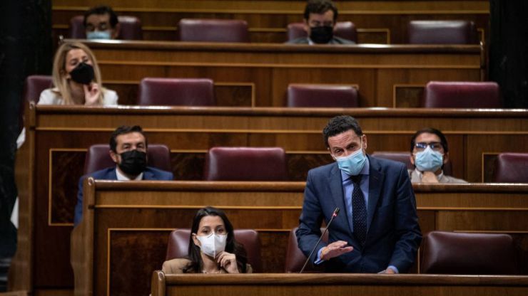 Bal: 'El Gobierno está sumiendo a España en una deriva económica que deja a los jóvenes en la cuneta'