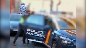 Tres detenidos por prostituir a mujeres captadas a través de una red de cibertrata
