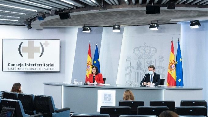 Estudios: La tercera dosis potencia la respuesta inmunitaria en personas mayores