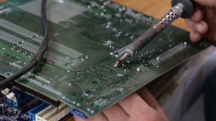 Solo recupera el 3%: América Latina no gestiona bien sus residuos electrónicos