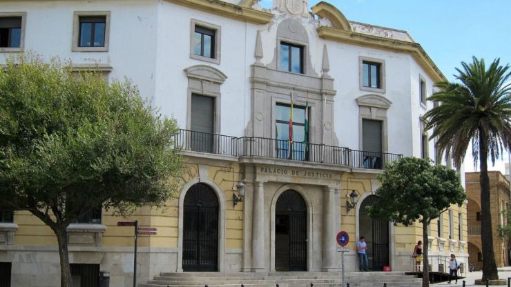 18 años de prisión para la mujer que mató a su pareja con un rodillo de amasar