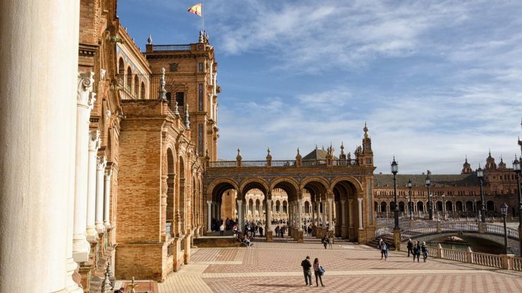 Hacia la recuperación: España recupera en enero el 60% de los turistas internacionales