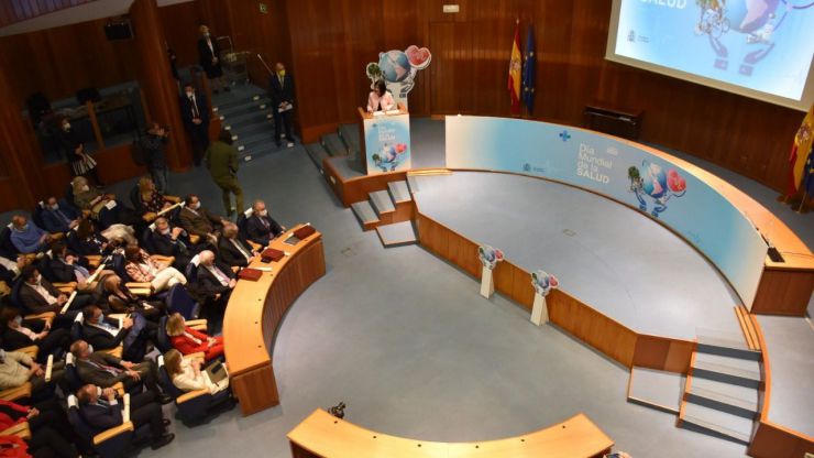 Darias recuerda que 'el sistema público de salud es uno de los más reconocidos y valorados del mundo'