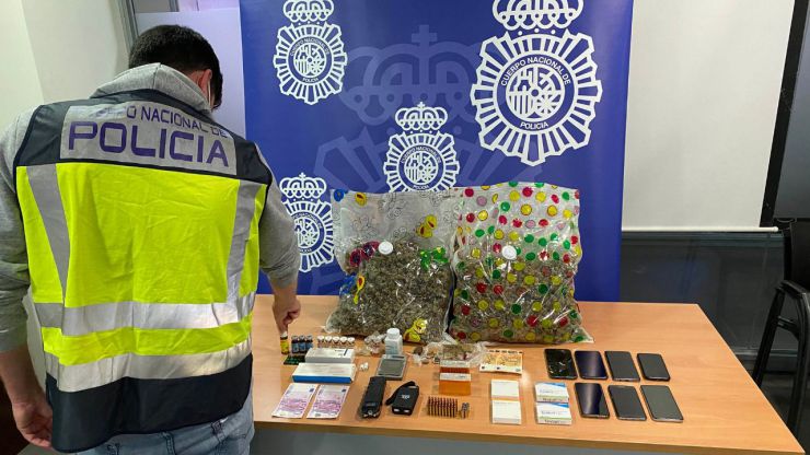 Denuncia a sus padres por obligarle a traficar con drogas en el centro donde estudiaba