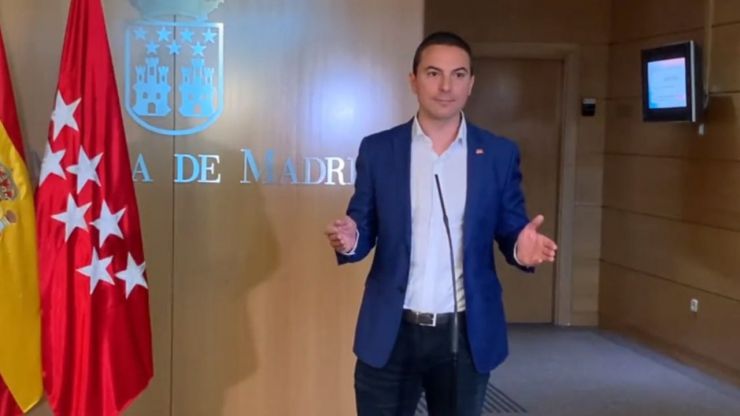Caso mascarillas: Lobato acusa a Ayuso de mentir sobre su padre