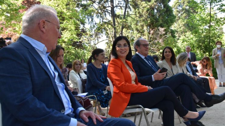 Línea 024: España mueve ficha contra el suicidio