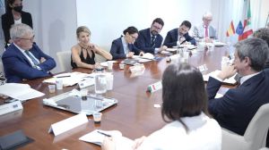 Díaz defiende en Italia más derechos laborales para trabajadores en plataformas digitales de toda Europa