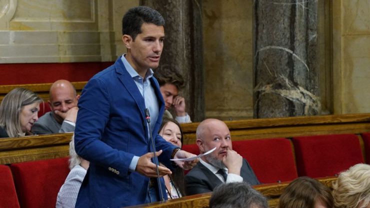 Ciudadanos clama contra el Gobierno por 'secundar la exclusión del español en Cataluña'