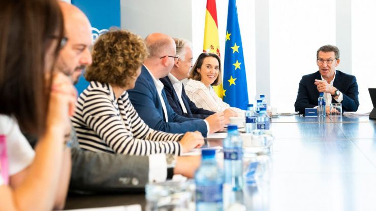 El PP se revuelve ante los 'insultos' de Sánchez a Feijóo en el extranjero