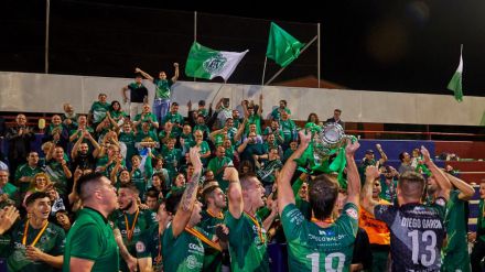 El CD Arenteiro levanta su primera Copa Federación