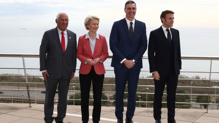 Von der Leyen bendice en Alicante la idea de Sánchez, Macron y Costa
