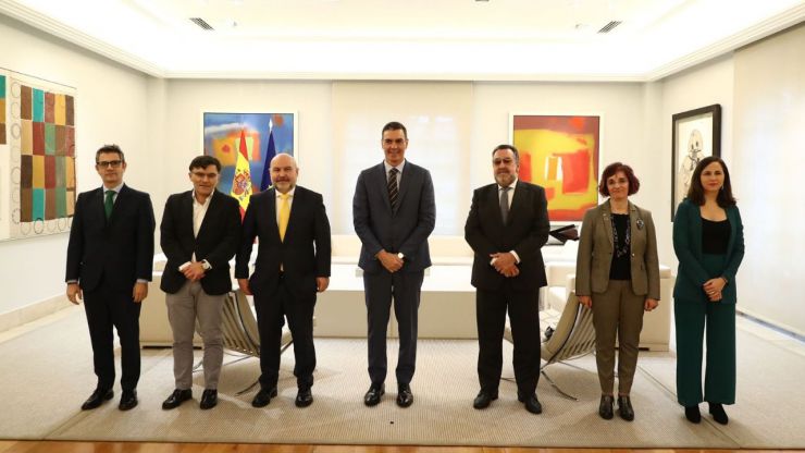 Sánchez se compromete con el CERMI a erradicar el término 'disminuidos' de la Constitución