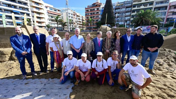 Vuelve el belén a la playa de Las Canteras con más de 2.800 metros de talento