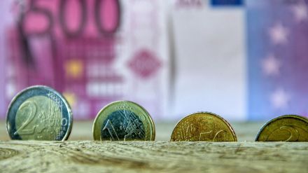 'Las empresas deben dejar de especular y subir los salarios'
