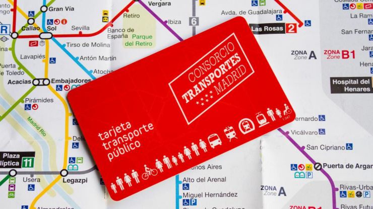 La Comunidad de Madrid reduce el precio de los abonos mensuales de transporte público