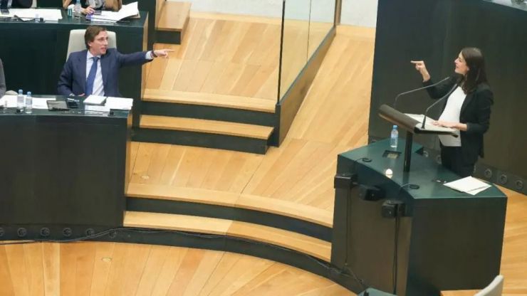 Maestre señala a Almeida por los contratos millonarios a la empresa del hermano de Carabante