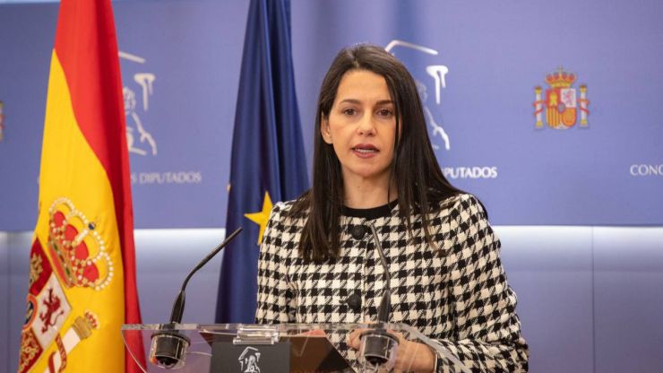 Arrimadas al PSOE: '¿Por qué quieren abolir la prostitución y al mismo tiempo protegen a los que la ejercen?'