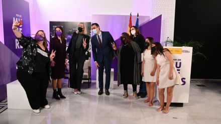 Un 8-M de división y suicidio de la izquierda