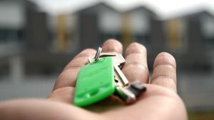 El Gobierno aprueba dedicar 50.000 casas de la Sareb a alquiler asequible