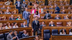 VOX abandona el hemiciclo en señal de protesta por la presencia de Petro