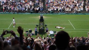 Carlos Alcaraz cumple y derrota a Novak Djokovic en la final de Wimbledon