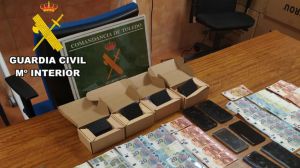 Se disfrazaron de policías y pegaron una paliza a dos mujeres