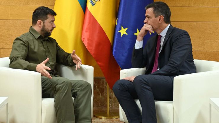Sánchez se reúne con Zelenski en Granada y le reitera el apoyo de España