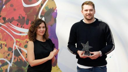 Ayuso sobre Luka Dončić: 'Será para siempre un madrileño más y en la NBA un embajador de nuestra lengua'