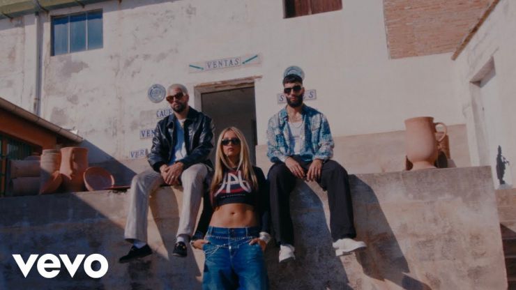 Lola Indigo se pone flamenca junto a Pepe y Vizio en 'De plastilina'