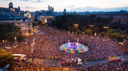 El colectivo LGTBIQ+ anuncia movilizaciones contra la derogación de sus derechos en Madrid