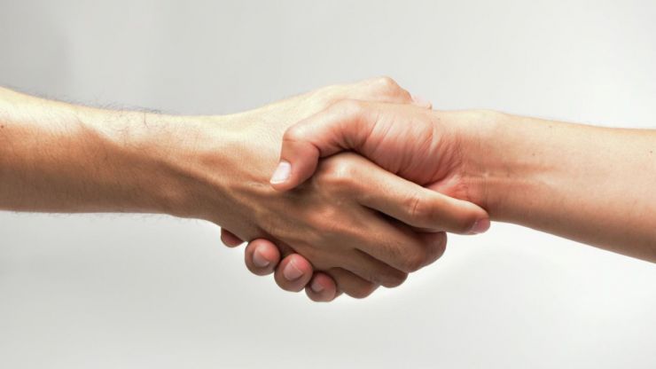 La Comunidad de Madrid invierte más de 800.000 euros para la contratación de desempleados en siete municipios afectados por la DANA