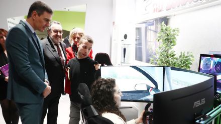 Sánchez destaca 'el papel decisivo' de las mujeres con discapacidad en la reforma del artículo 49