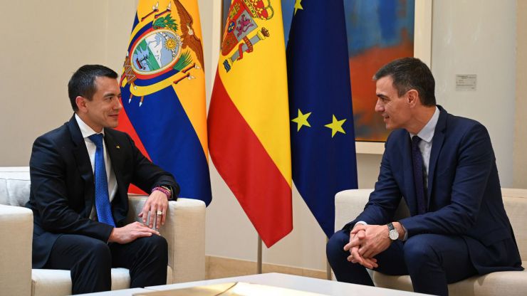 Pedro Sánchez garantiza a Noboa el pleno apoyo de España a la democracia de su país