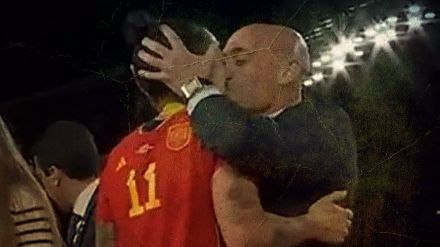 Rubiales al banquillo por el beso no consentido a Jennifer Hermoso y las presiones posteriores