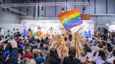 Mazón destaca el compromiso con el turismo LGTBIQ+ en una Comunitat Valenciana 'abierta al mundo'