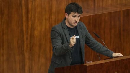 Bergerot: 'Ayuso debe rectificar, el Rayo se queda en Vallecas'