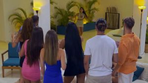 'La Isla de las Tentaciones' estalla: Hoguera de confrontación, un destierro y el explosivo visionado de Villa Playa