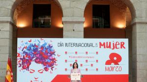 Los polémicos reconocimientos de Ayuso por el 8-M a 