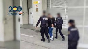 Detenido en Barajas un fugitivo de la 