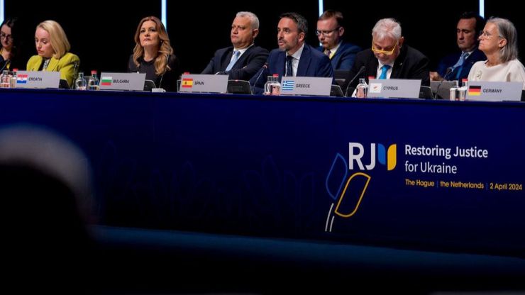 España reitera su compromiso con Ucrania en la Conferencia de Restauración de la Justicia en La Haya