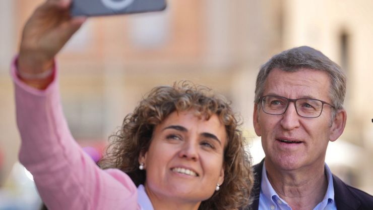 'Catalana triple': Feijóo la lía al anunciar a Dolors Montserrat como cabeza de lista de las elecciones europeas