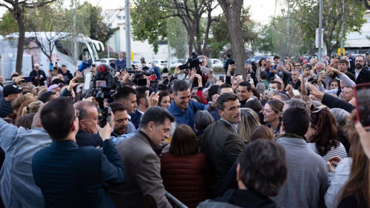 Sánchez se muestra 'dispuesto a hacer frente a la máquina del fango de Feijóo y Abascal'