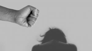 11 años de prisión a un joven por maltratar y agredir sexualmente a su novia